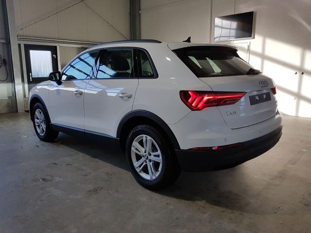 Audi / Q3 / Weiß / / / 