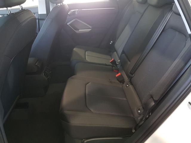 Audi / Q3 / Weiß / / / 