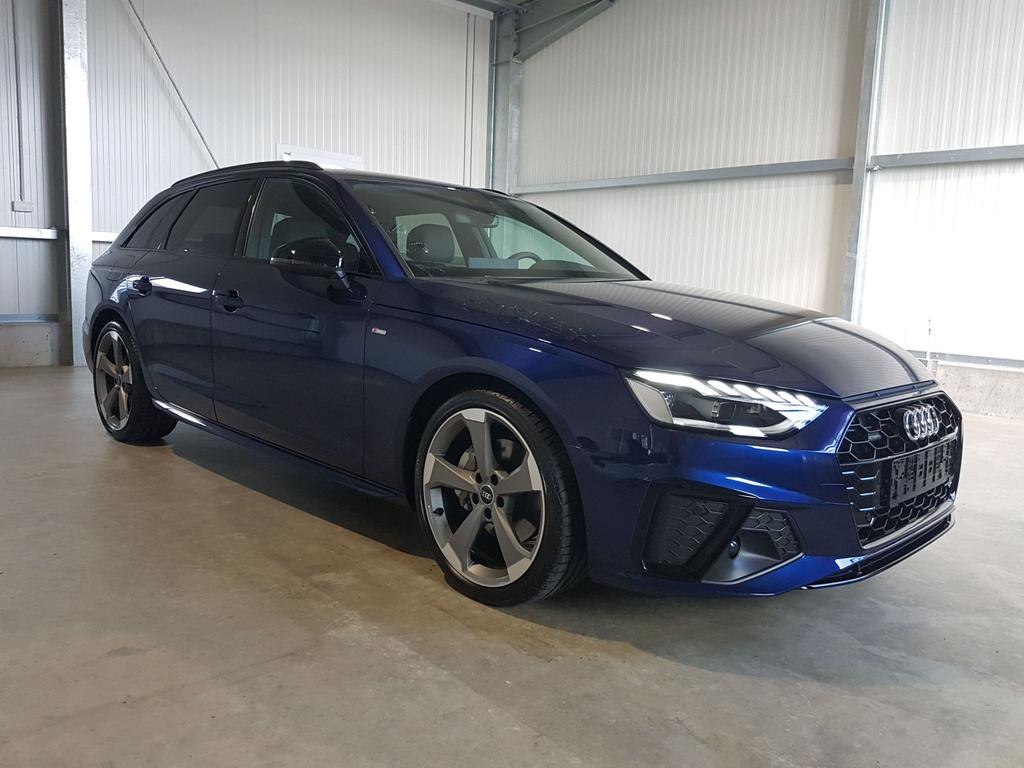 Audi / A4 Avant / Blau /  /  / 