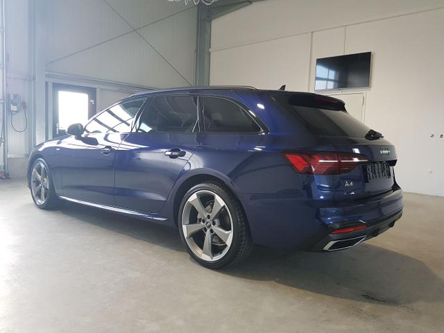 Audi / A4 Avant / Blau / / / 