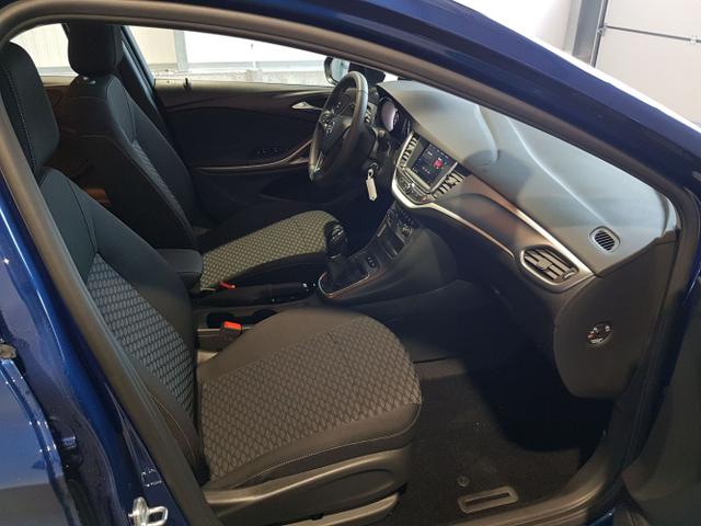 Opel / Astra Sports Tourer / Blau / / / 