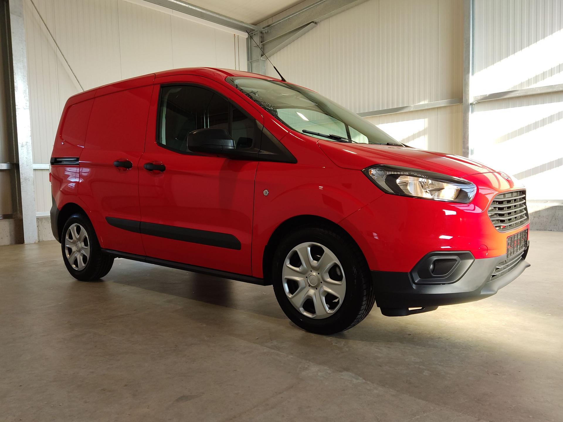 Ford / Transit Courier / Rot /  /  / 