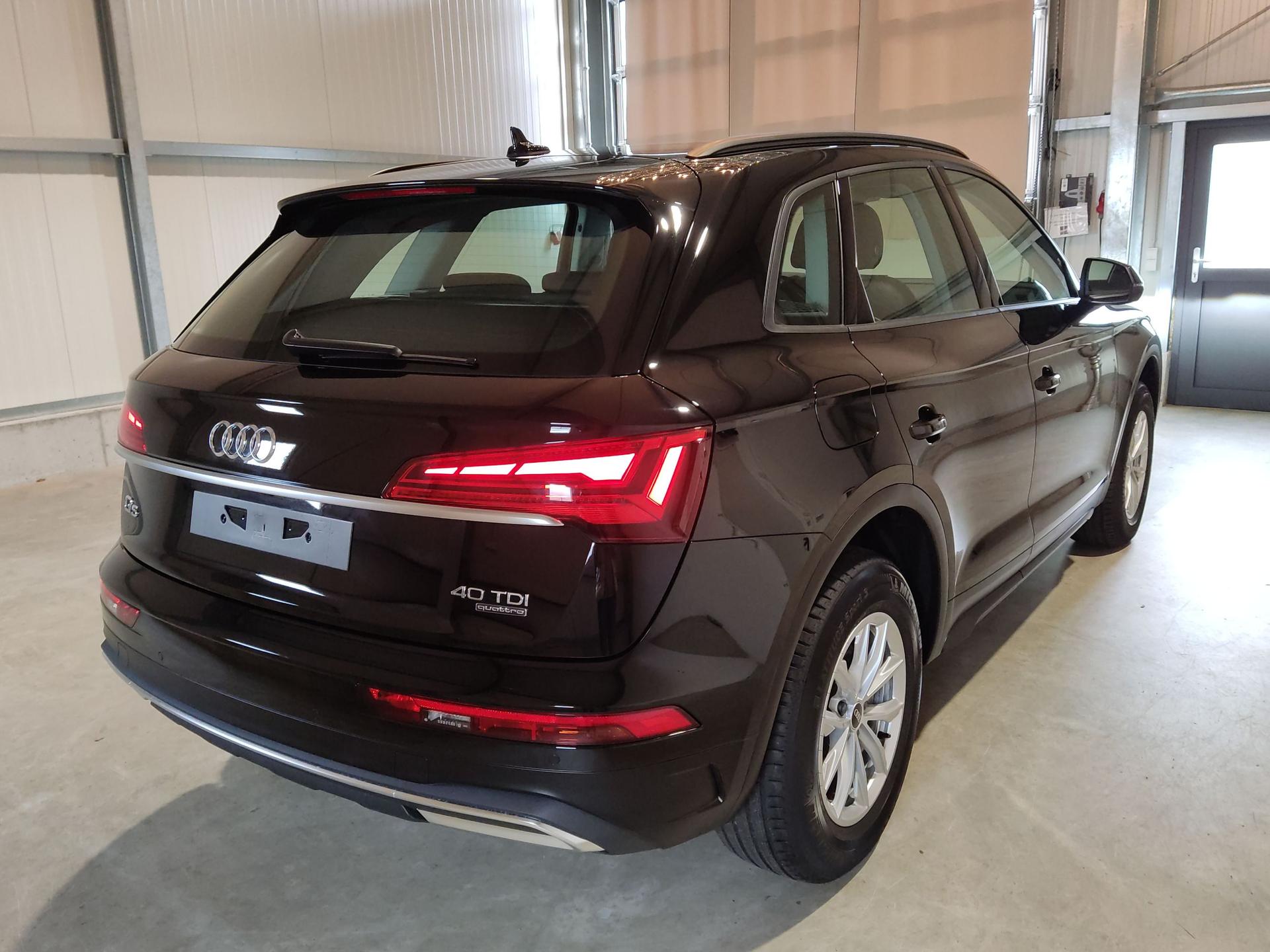 Audi / Q5 / Schwarz /  /  / 