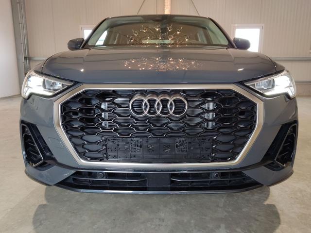 Audi / Q3 Sportback / Grau / / / 