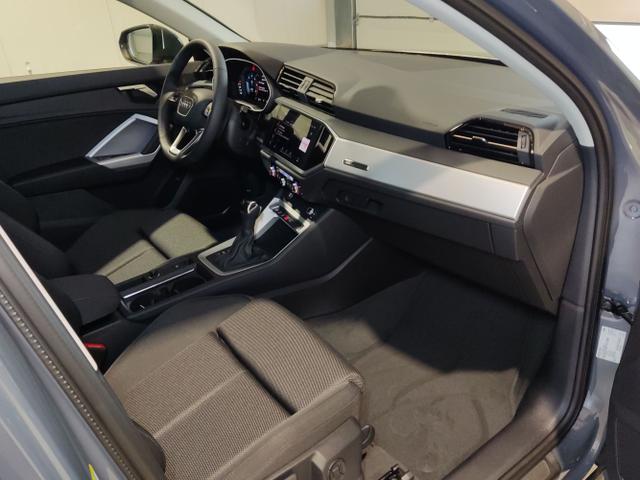 Audi / Q3 Sportback / Grau / / / 