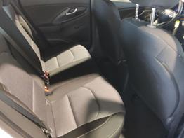 Hyundai i30 Plus Edition 1.0 T-GDI 120 PS Sitzheizung-Tempomat-DAB-Klimaanlage-Spurhalteassist-Bluetooth-Fernlichtassistent-sofort 