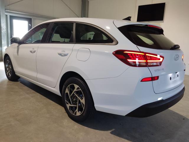 Hyundai / i30 Kombi / Weiß / / / , Beispielbilder