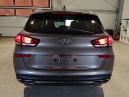 Hyundai i30 Kombi Smart Plus Edition 1.5 T-GDI 160 PS DCT Navi-AppleCarPlay-AndroidAuto-Winterpaket-LED-Rückfahrkamera-2xPDC-Klimaautomatik-16''Alu-sofort 