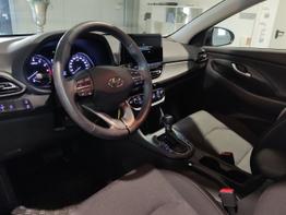 Hyundai i30 Kombi Smart Plus Edition 1.5 T-GDI 160 PS DCT Navi-AppleCarPlay-AndroidAuto-Winterpaket-LED-Rückfahrkamera-2xPDC-Klimaautomatik-16''Alu-sofort 