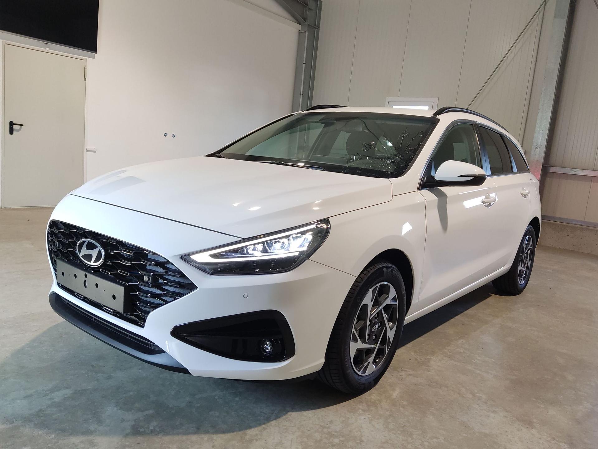 Hyundai / i30 Kombi / Weiß /  /  / 