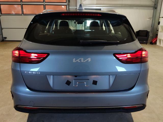 Kia / Ceed Sportswagon / Silber / / / , Beispielbilder, ggf. teilweise mit Sonderausstattung