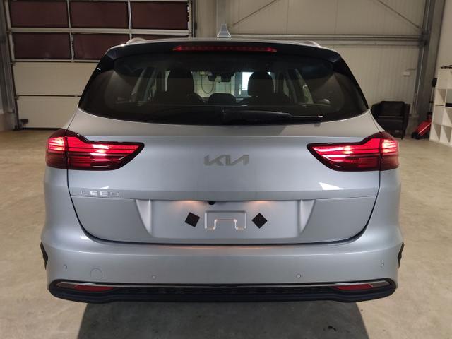 Kia / Ceed Sportswagon / Silber / / / , Beispielbilder