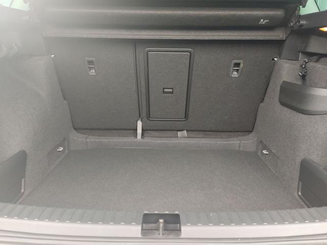 Skoda / Karoq / Grau / / / , Beispielbilder, ggf. teilweise mit Sonderausstattung