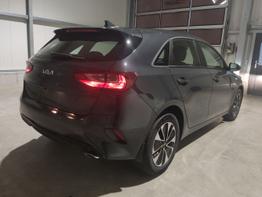 Kia Ceed Spin 1.5 T-GDI 140 PS 7DCT Navi-Rückfahrkamera-Tempomat-Winterpaket-Spurhalteassistent-Klima-AppConnect-16''Alu 