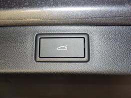 Skoda Kamiq 130 Jahre Premium Edition 1.5 TSI 150 PS DSG Anhängerkupplung-AppleCarPlay-AndroidAuto-Winterpaket-Alcantara-DAB-Tempomat-Totwinkelassist-Kamera-SunSet-el.Heckklappe-17''Alu-Sofort 