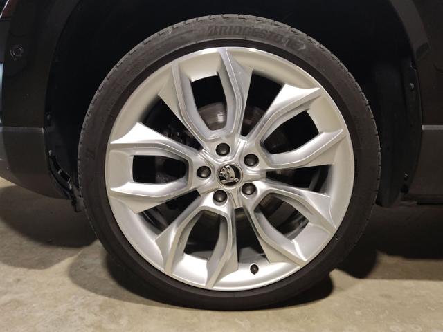 Skoda / Karoq / Schwarz / / / , Beispielbilder, ggf. teilweise mit Sonderausstattung
