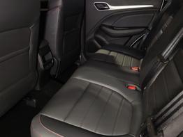 MG ZS Luxury 1.5 VTI 106 PS Garantie-Leder-Navi-AppleCarPlay-AndroidAuto-LED-360°Kamera-Klima-Tempomat-17''Alu 