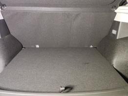 MG ZS Luxury 1.5 VTI 106 PS Garantie-Leder-Navi-AppleCarPlay-AndroidAuto-LED-360°Kamera-Klima-Tempomat-17''Alu 