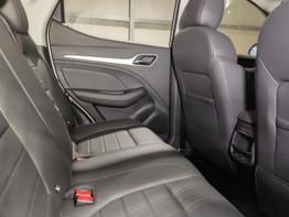 MG ZS Luxury 1.5 VTI 106 PS Garantie-Leder-Navi-AppleCarPlay-AndroidAuto-LED-360°Kamera-Klima-Tempomat-17''Alu 