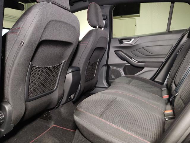 Ford / Focus Turnier / Grau / / / , Beispielbilder, ggf. teilweise mit Sonderausstattung