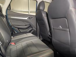 MG ZS Luxury 1.5 VTI 106 PS Garantie-Leder-Navi-AppleCarPlay-AndroidAuto-LED-360°Kamera-Klima-Tempomat-17''Alu 