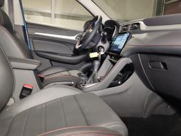 MG ZS Luxury 1.5 VTI 106 PS Garantie-Leder-Navi-AppleCarPlay-AndroidAuto-LED-360°Kamera-Klima-Tempomat-17''Alu 