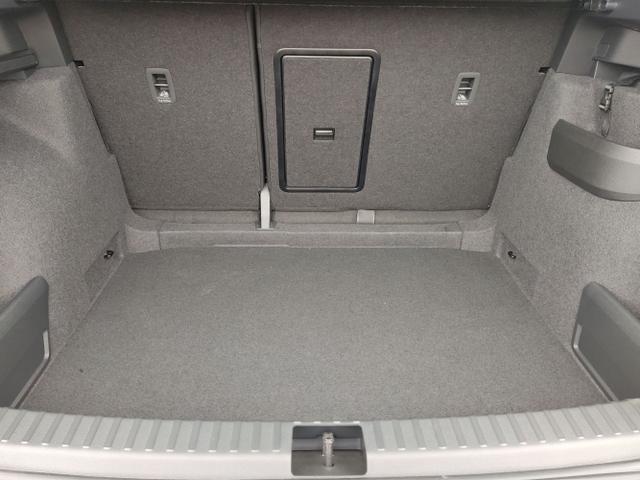 Skoda / Karoq / Schwarz / / / , Beispielbilder