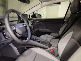 Skoda Elroq 50 - 55 kWh 170 PS Anhängerkupplung-Navi-AppleCarPlay-AndroidAuto-Fernlichtassistent-LED-ACC-19'' 