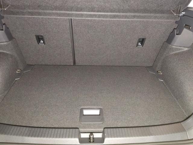 Volkswagen / T-Cross / Schwarz / / / 
