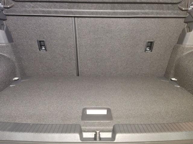 Volkswagen / T-Cross / Silber / / / 