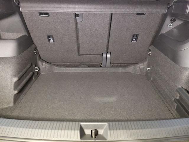 Volkswagen / Tiguan / Grau / / / , Beispielbilder, ggf. teilweise mit Sonderausstattung