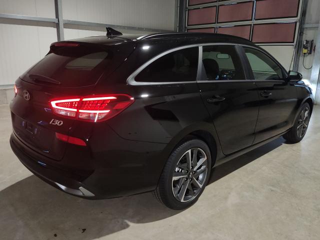 Hyundai / i30 Kombi / Schwarz / / / , Beispielbilder