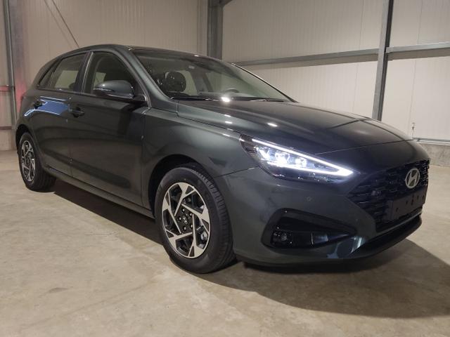 Hyundai / i30 / Grün / / / , Beispielbilder, ggf. teilweise mit Sonderausstattung