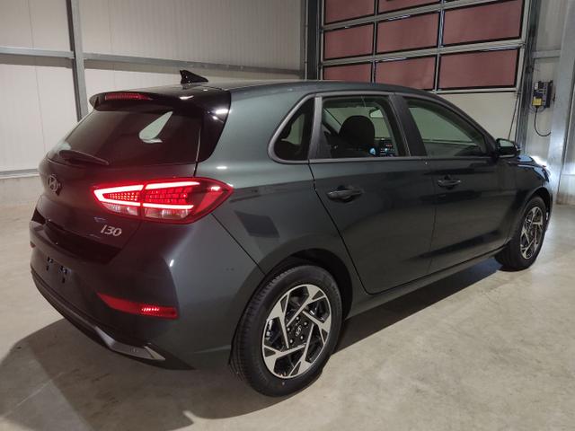 Hyundai / i30 / Grün / / / , Beispielbilder, ggf. teilweise mit Sonderausstattung