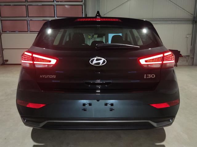 Hyundai / i30 / Grün / / / , Beispielbilder, ggf. teilweise mit Sonderausstattung