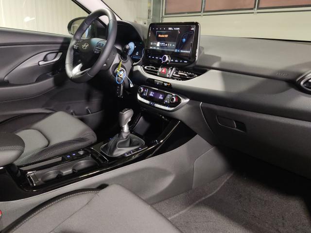 Hyundai / i30 / Grün / / / , Beispielbilder, ggf. teilweise mit Sonderausstattung