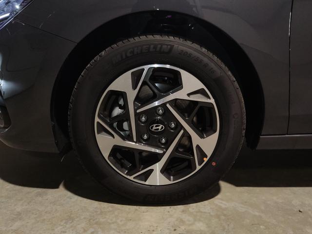 Hyundai / i30 / Grau / / / , Beispielbilder, ggf. teilweise mit Sonderausstattung