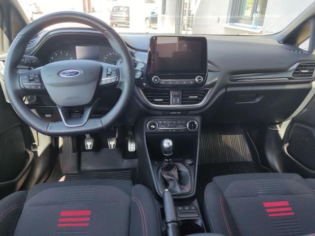 Ford / Fiesta / Schwarz / / / 