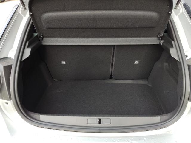 Opel / Corsa / Silber / / / , Beispielbilder, ggf. teilweise mit Sonderausstattung