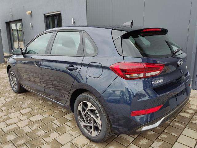 Hyundai / i30 / Blau / / / 
