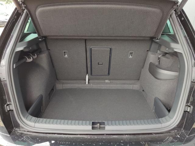 Skoda / Karoq / Schwarz / / / , Beispielbilder