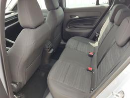 Jeep Avenger Longitude 1.2 e-Hybrid 110 PS DCT AndroidAuto/AppleCarplay-beheizte Frontscheibe-Sofort 