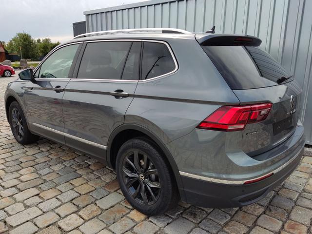 Volkswagen / Tiguan Allspace / Grau / / / 