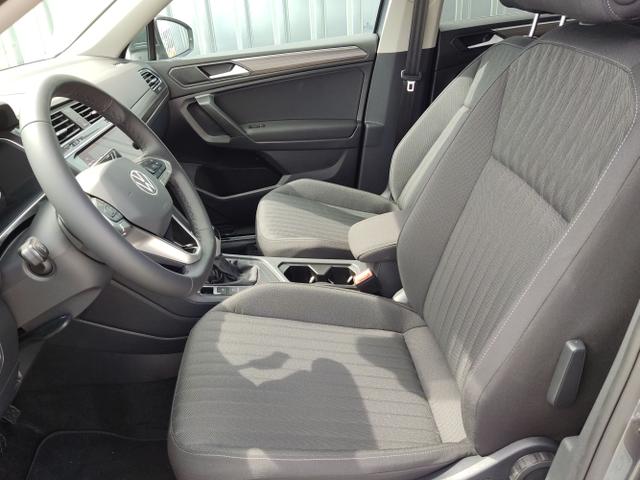 Volkswagen / Tiguan Allspace / Grau / / / 