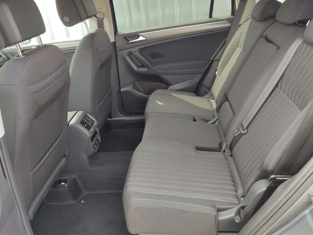 Volkswagen / Tiguan Allspace / Grau / / / 