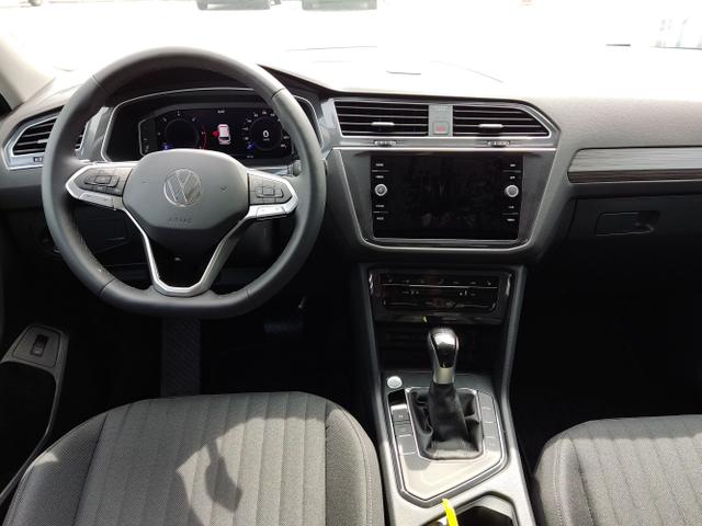 Volkswagen / Tiguan Allspace / Grau / / / 