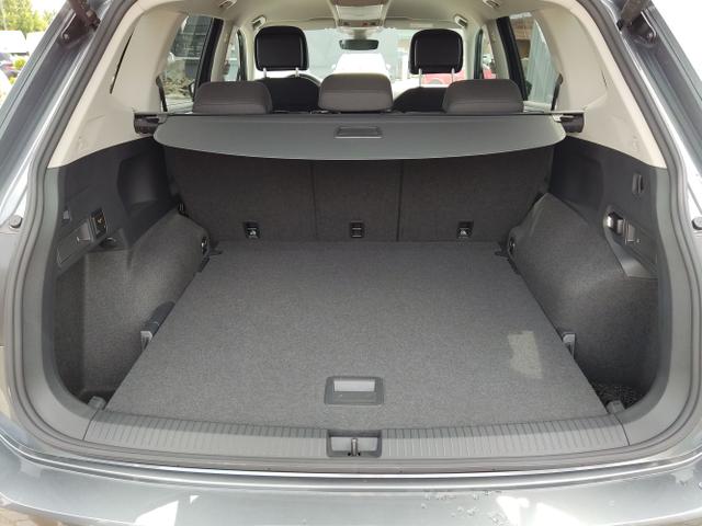 Volkswagen / Tiguan Allspace / Grau / / / 