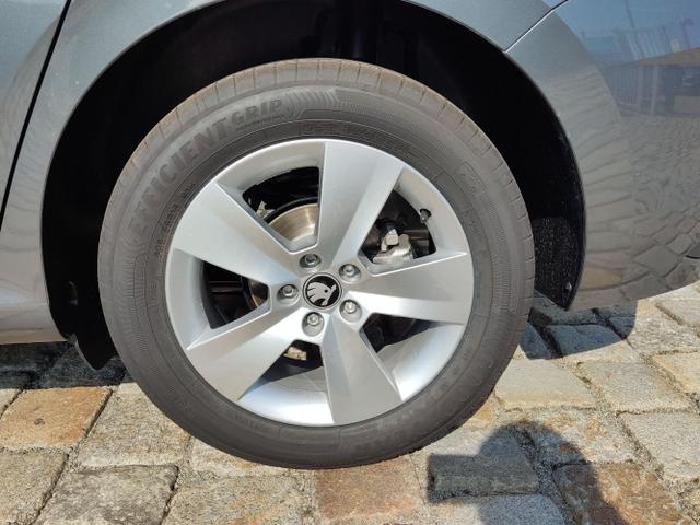 Skoda / Scala / Grau / / / 