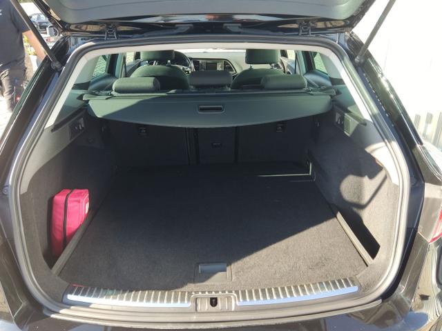 Seat / Leon Sportstourer / Schwarz / / / , Beispielbilder, ggf. teilweise mit Sonderausstattung