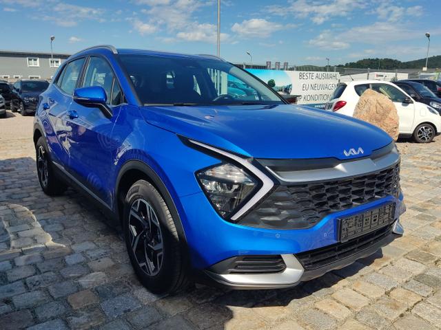 Kia / Sportage / Blau / / / , Bild dient zur Illustration und zeigt aufpreispflichtige Sonderausstattung. "Die Herstellergarantie beginnt bei EU-Fahrzeugen bereits bei Auslieferung vom ausländischen Lieferanten und kann um mehr als 14 Tage verkürzt sein.